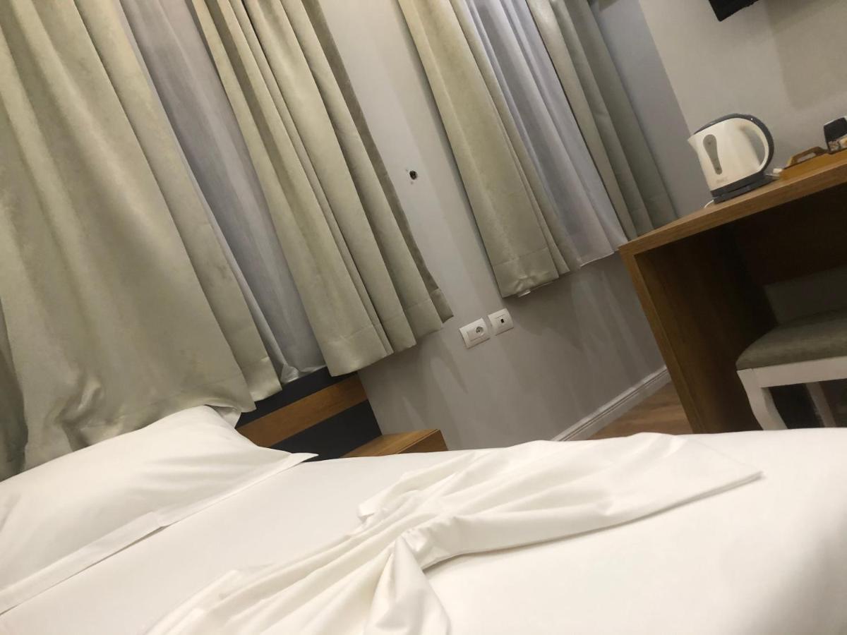 Andys Rooms Hotel Tirana Buitenkant foto