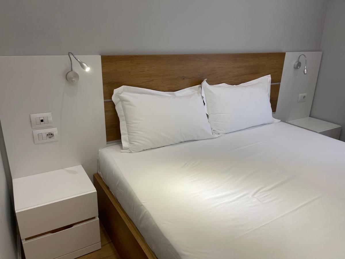 Andys Rooms Hotel Tirana Buitenkant foto