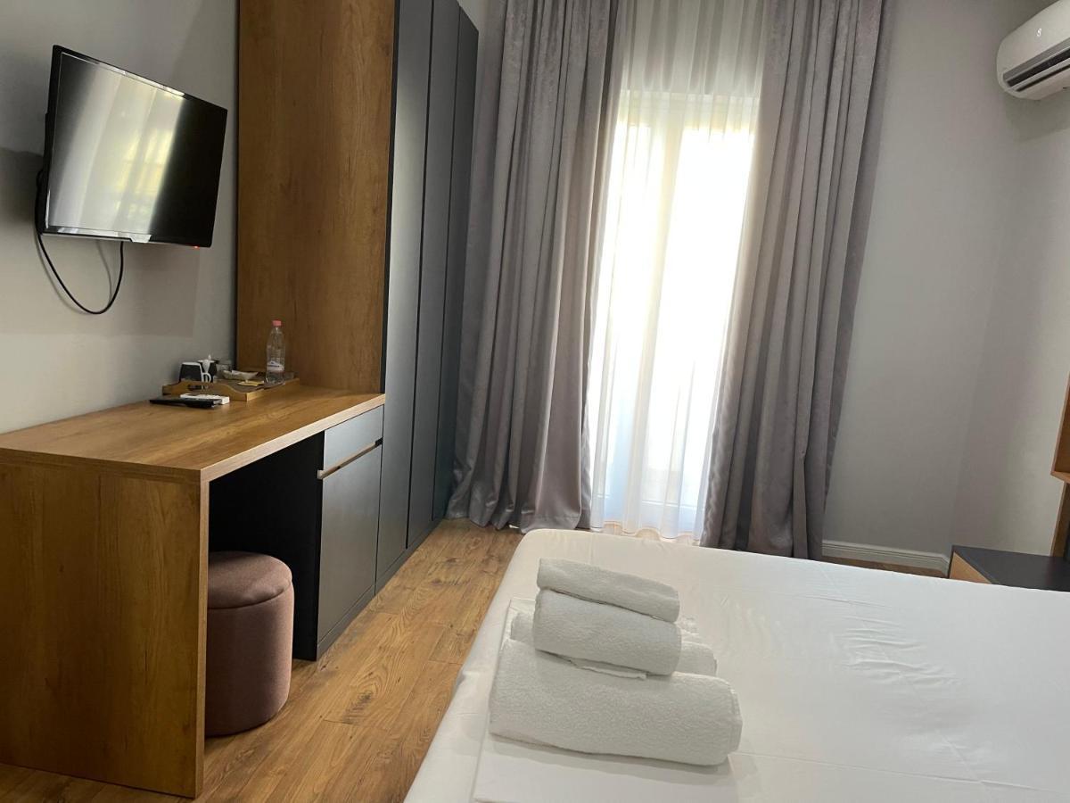 Andys Rooms Hotel Tirana Buitenkant foto