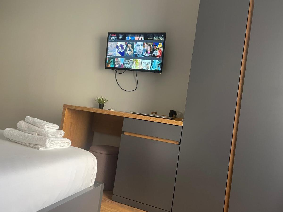 Andys Rooms Hotel Tirana Buitenkant foto