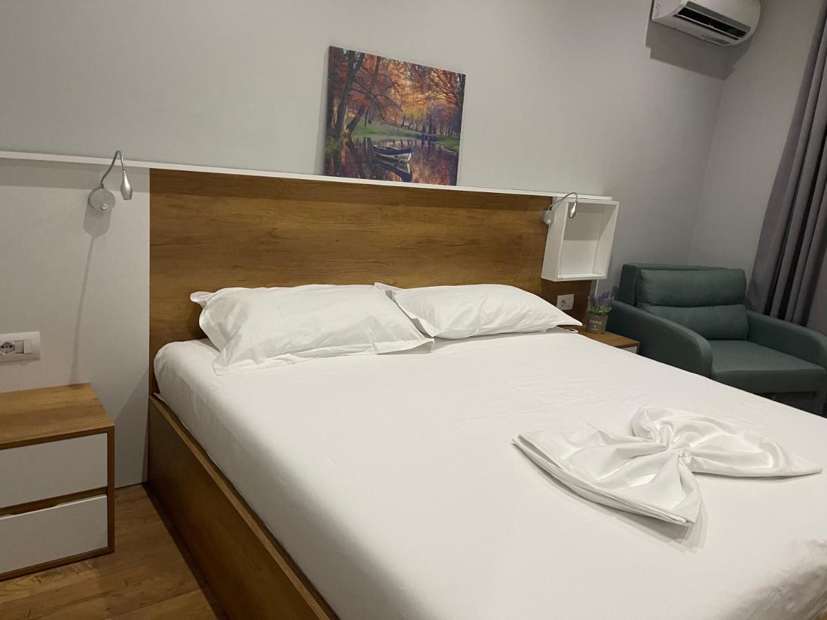 Andys Rooms Hotel Tirana Buitenkant foto