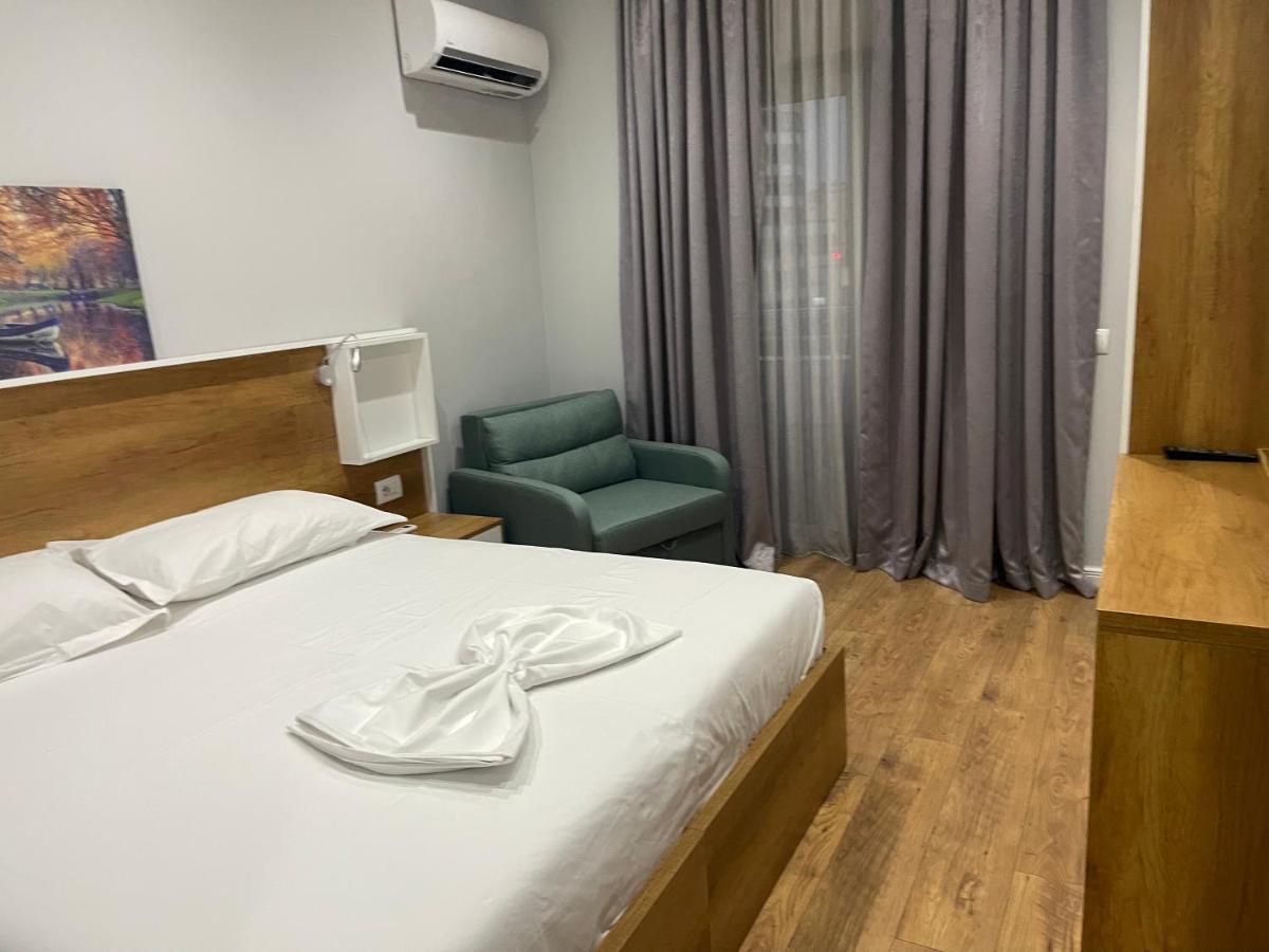 Andys Rooms Hotel Tirana Buitenkant foto
